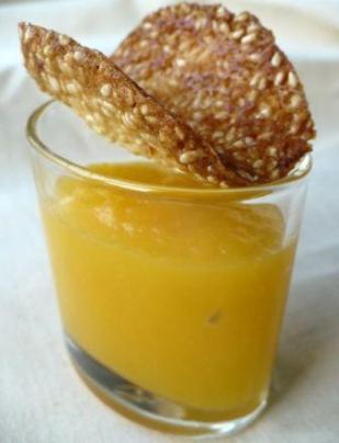 Verrine creme mangue tuile sesame