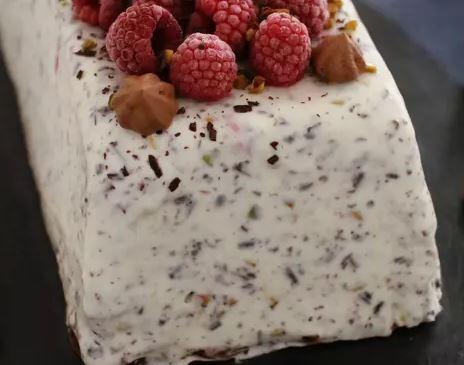 Terrine glace framboises pistache